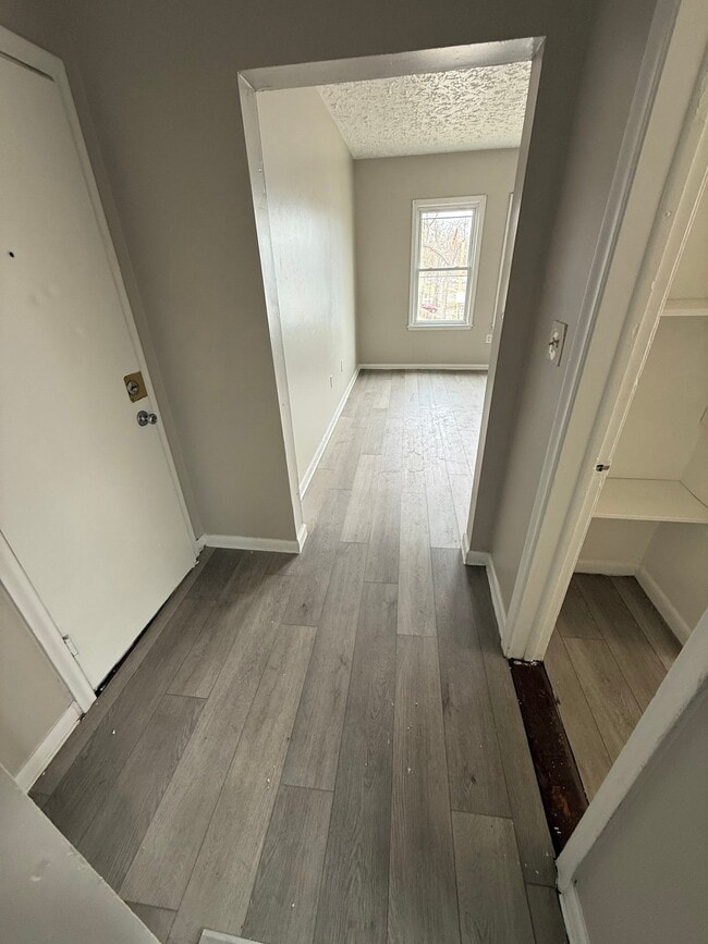2620 Main St