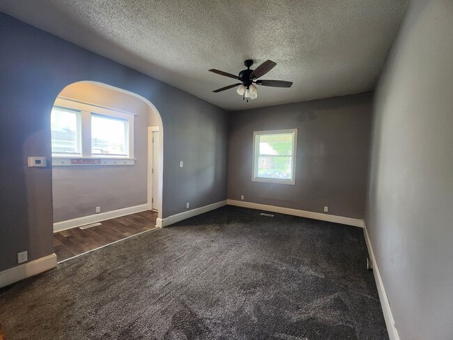 Photo - 220-222 S 14th St Unit 222 S 14th St (B5-032)