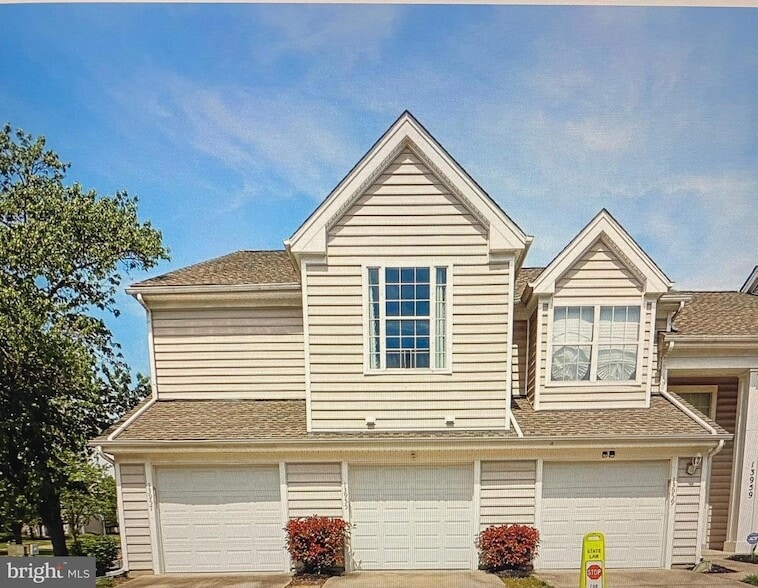 Photo - 13955 King George Way