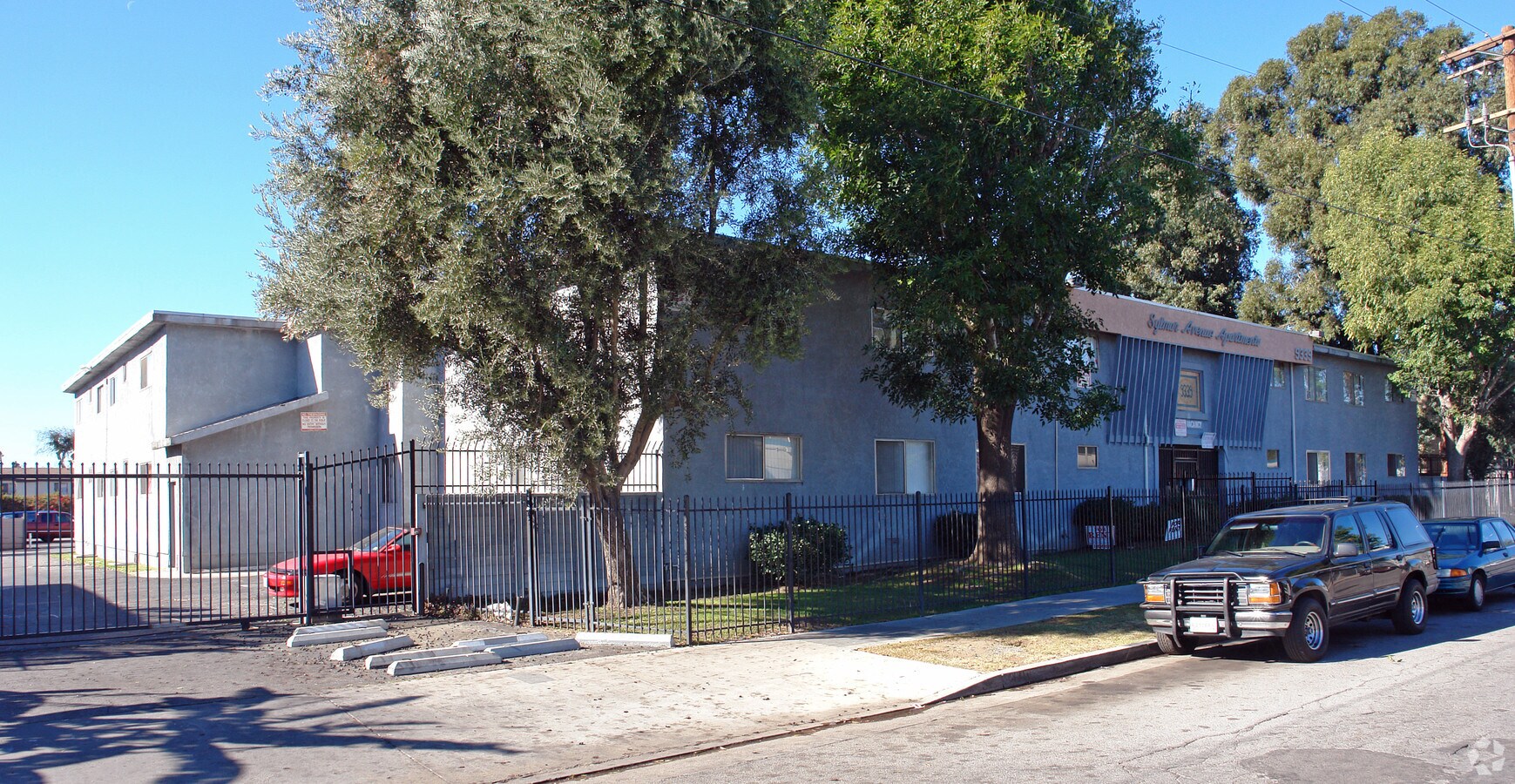 Sylmar Avenue Apartments - Sylmar Avenue Apartments