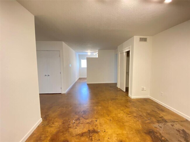 Photo - 1112 Lawrence St Unit 13