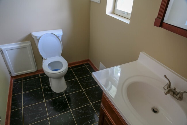 Photo - 631 Elm St