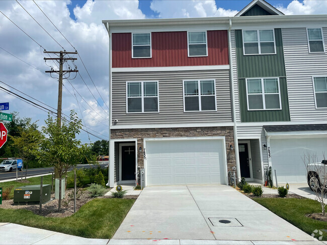 Building Photo - 7835 Wolf Run Ln Rental