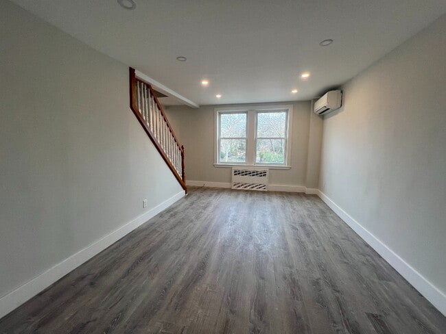 Photo - Lovely 2 Bed 2 Bath Gardens House w Terrace