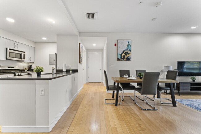 Photo - 601 Albany St Unit ID1240279P