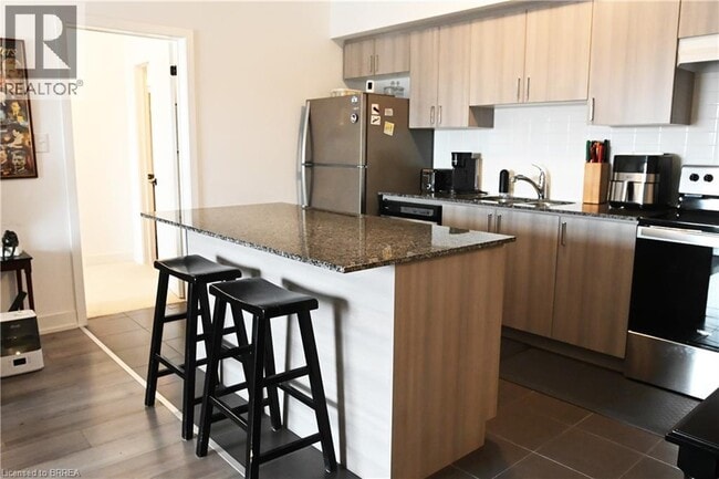 Photo - 4 Spice Wy Unité 204