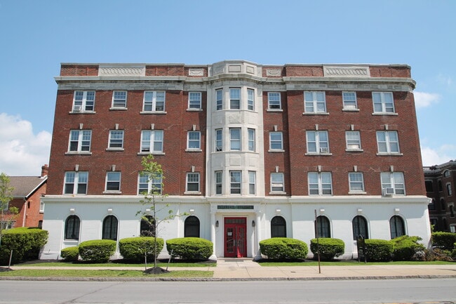 Delaware / West Ferry Apartments