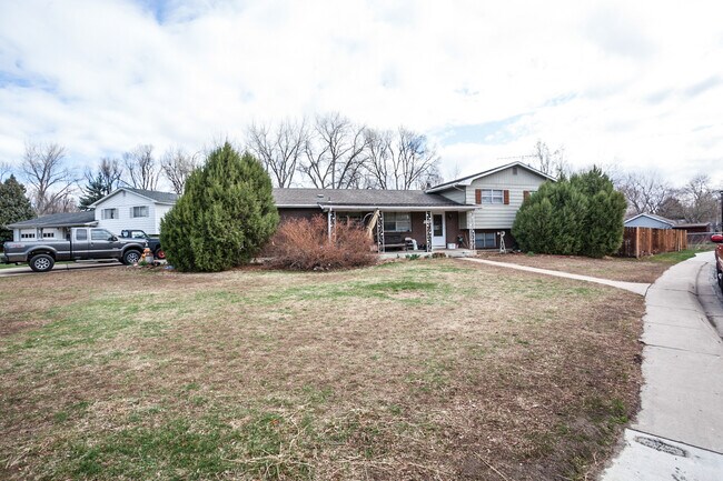 Photo - 1100 Skyline Dr