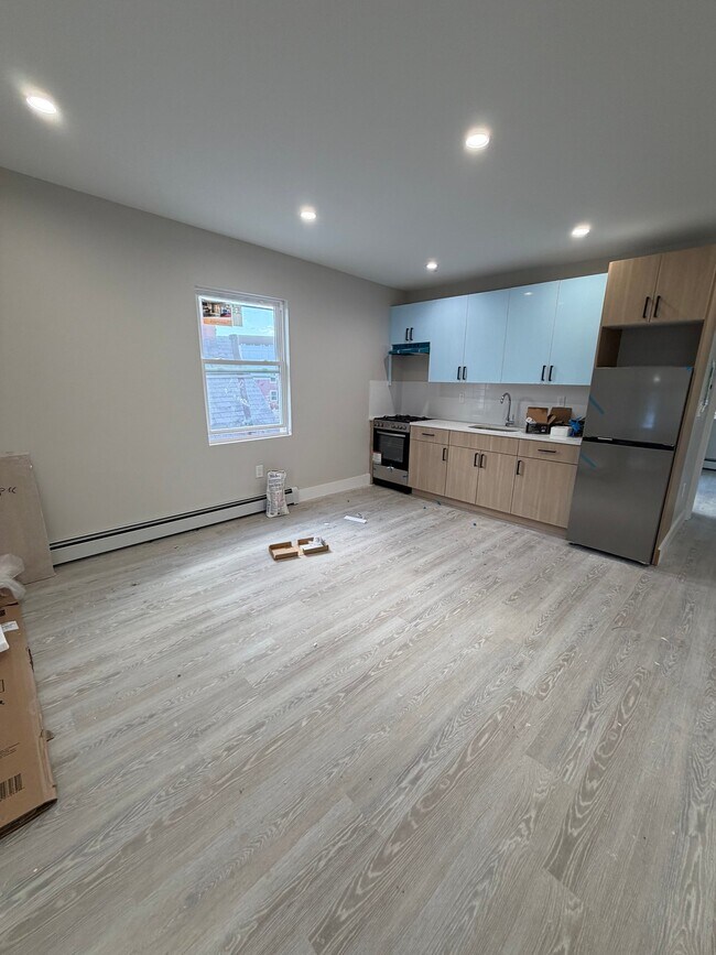 27 N Burnett St Unit 3