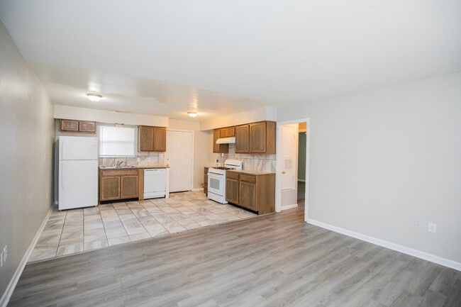 Building Photo - 1309 S Washington Ave Unit 4 Rental