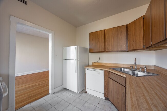 Photo - 3519 N Racine Ave Unit W1