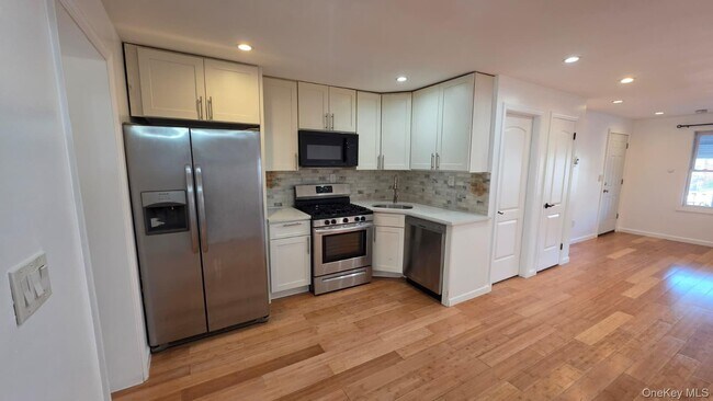 114-43 199th St Unit 1 Floor