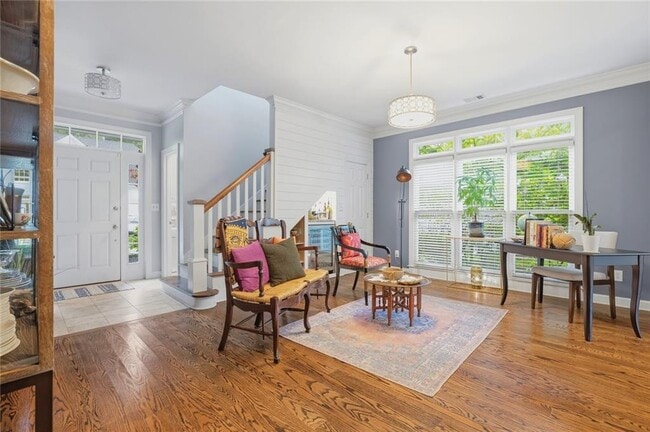 Photo - 4565 Windsor Park Pl NE