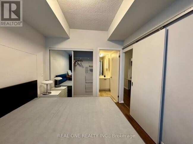 Photo - 832 Bay St. Unité 602