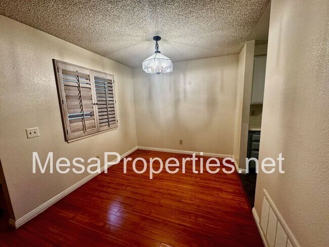 Photo - 810 Lancaster Dr