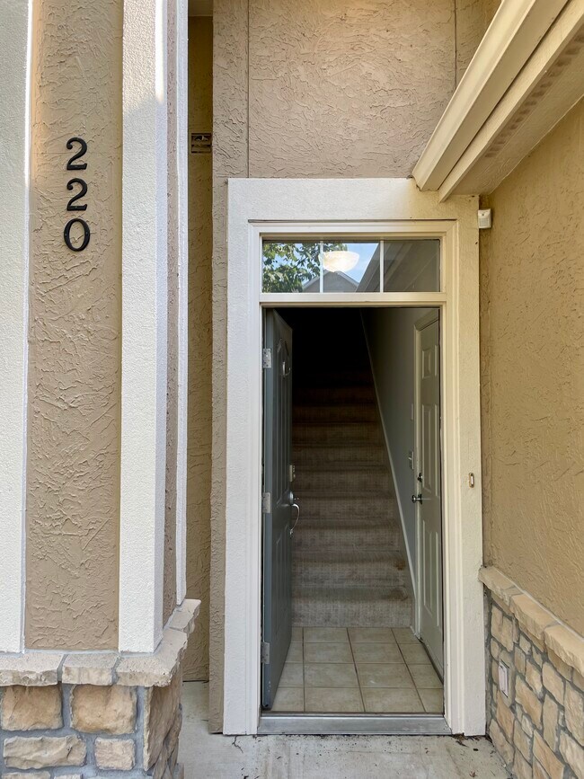 Entrance - 15900 Granada St Unidad 220