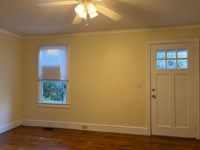 Photo - 407 Hemphill St