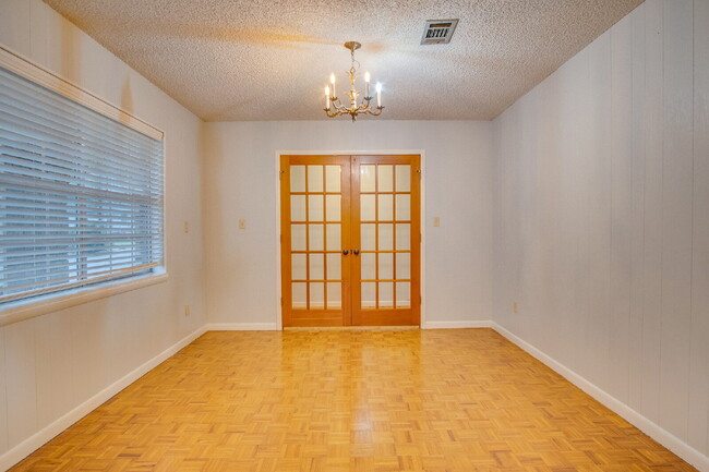 Photo - Beautiful 3BR Home in North Hill – Special: ½ Off Deposit for Active-Duty Military!