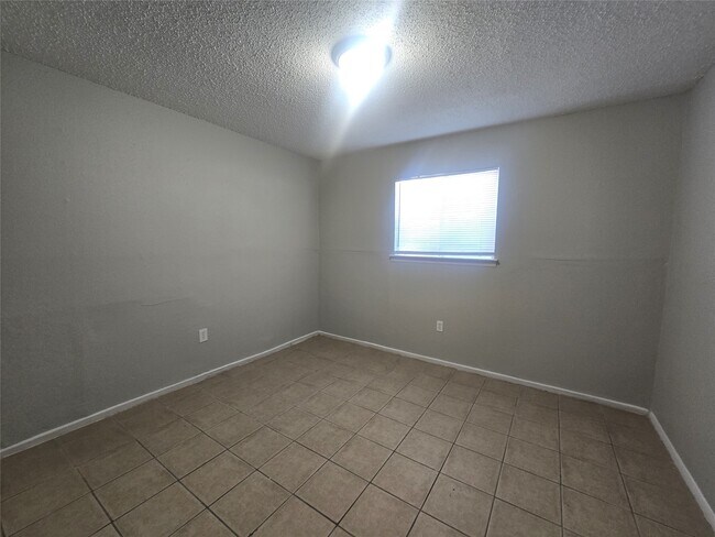Photo - 911 Avenue K Unit 9