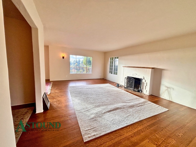 Photo - 915 Glendome Cir