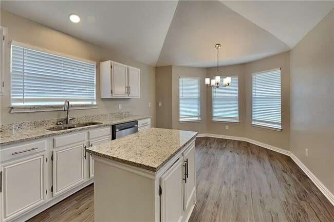 Photo - 355 Ridgemont Dr