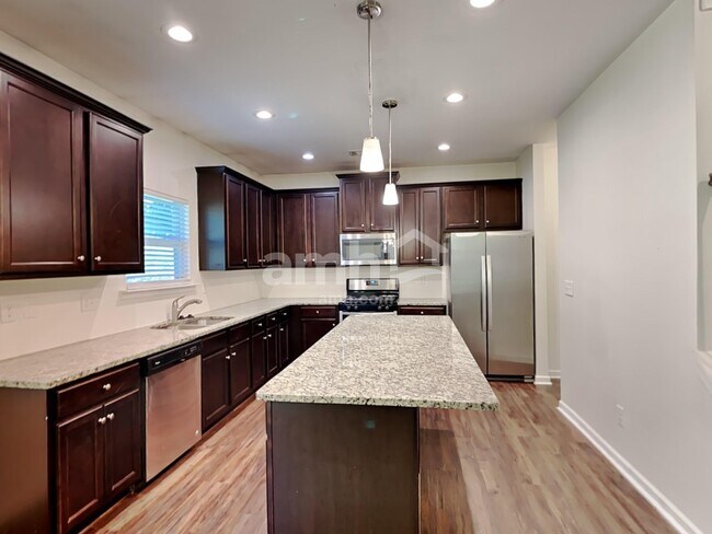 Photo - 138 Ellen Glen Way