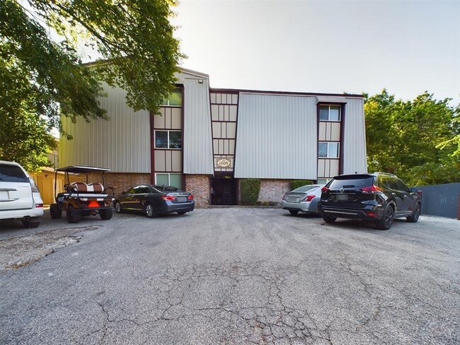 Building Photo - 2207 Leon St Unit 306 Rental