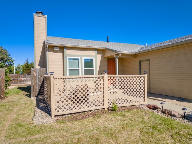 Photo - 1860 Logan St