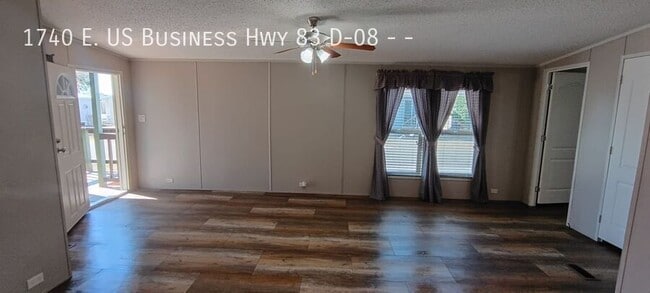 Building Photo - 8 D St