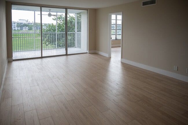 Photo - 3001 S Course Dr