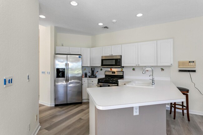 Photo - 8232 Heritage Club Dr