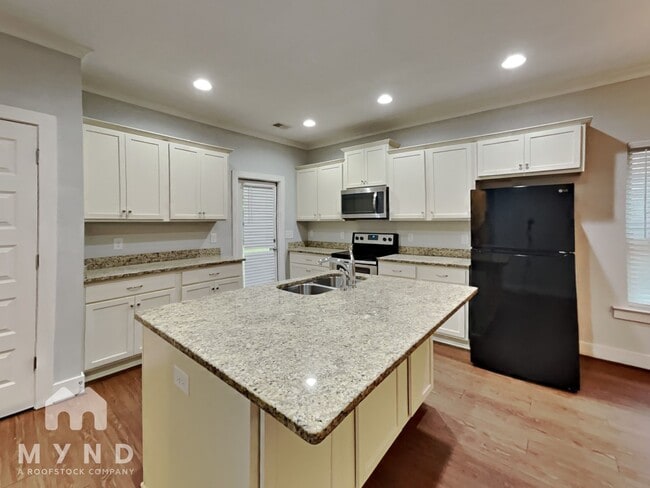 Photo - 5525 Park Side Rd