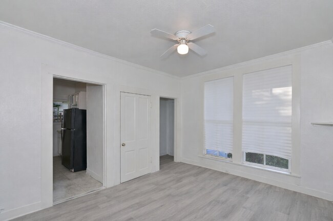 Photo - 113 S Olive St Unidad A