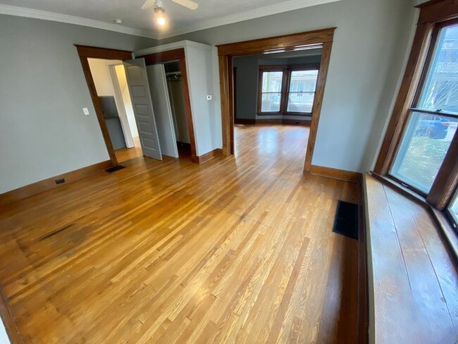 Photo - 621 Stanley Terrace NE Unidad Apt 1