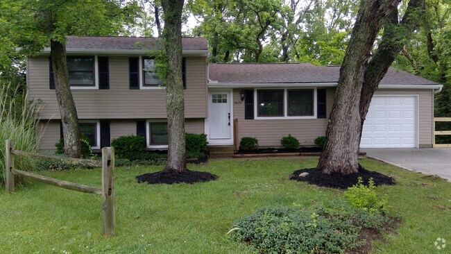 Building Photo - Beautiful Newly Renovated Home