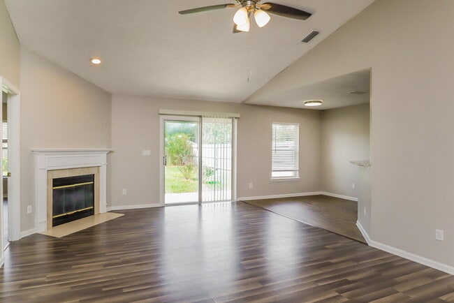 Photo - 1662 Sugarpine Drive
