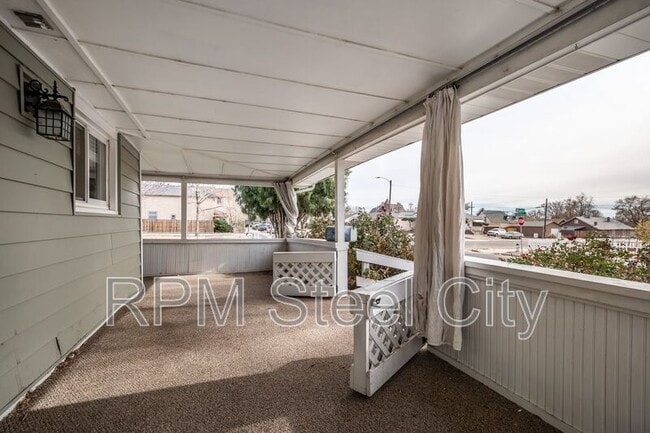 Photo - 903 W 15th St