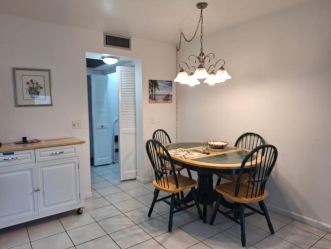 Photo - 1010 Wolverton E