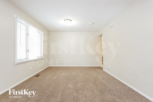 Photo - 831 Hamlin Ave