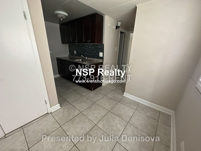 Photo - 9630 Ivanhoe Ave Unit 1