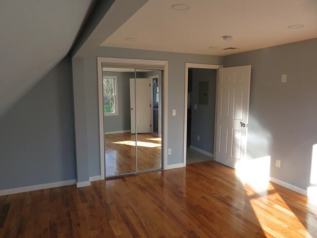 Photo - 166 Catherine St Unit 2