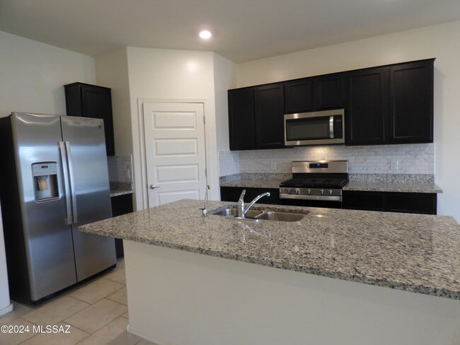 10208 N Crooked Peak Trail