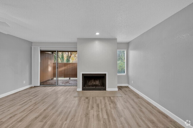 1HAB, 1BA - 750 ft² - Creekside Estates