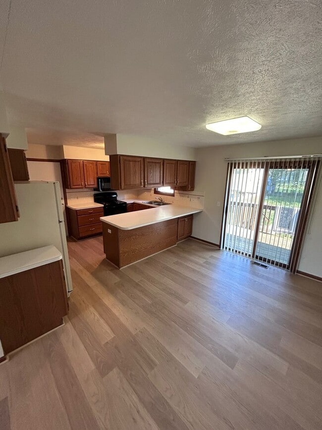 Photo - 963 Vos St Unidad 963