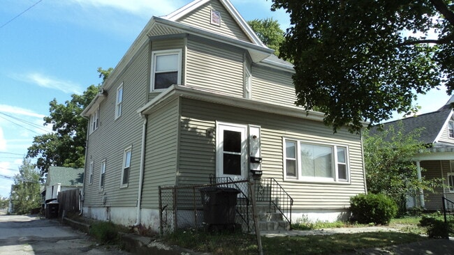 Building Photo - 117 E Suttenfield St Unit 2 Rental