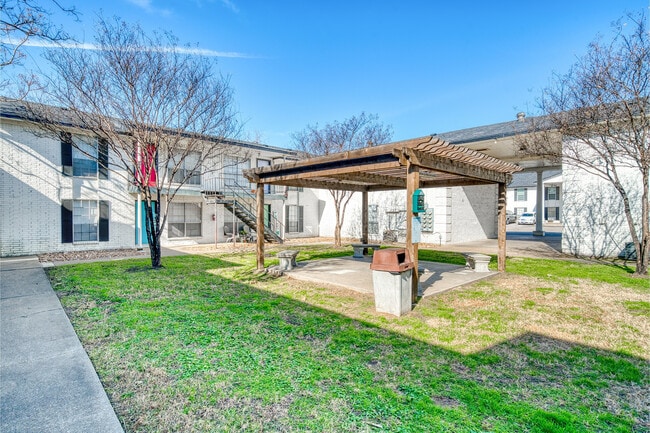 Midtown Manor and Towers Apartments Gazebo