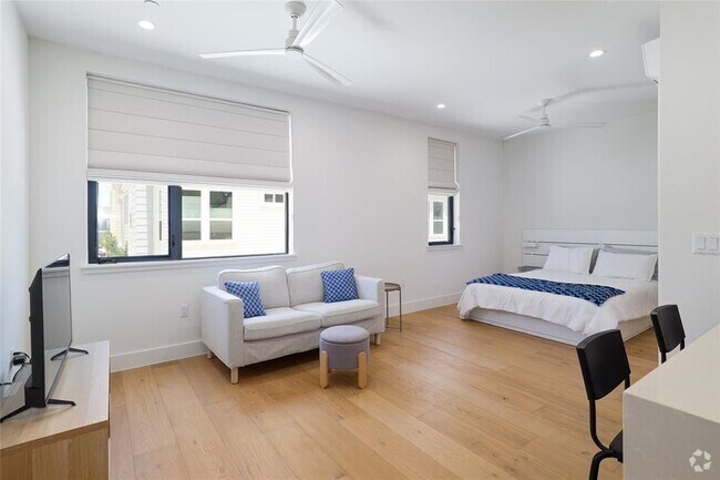 Building Photo - 3010 Sorin St Unit B Rental