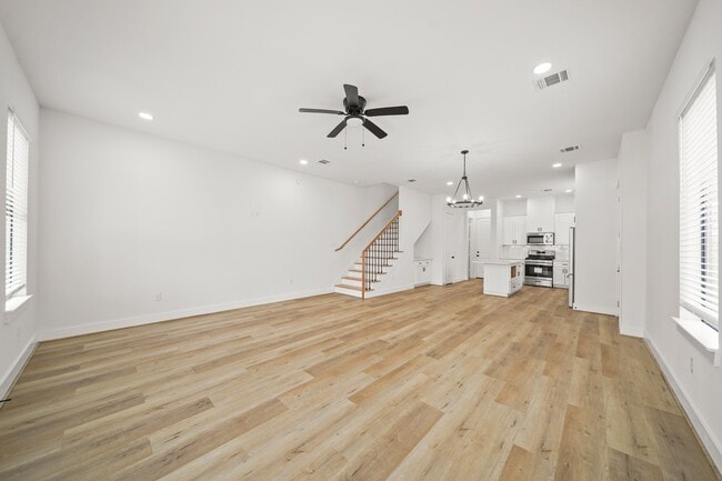 Photo - 3417 Tuam St