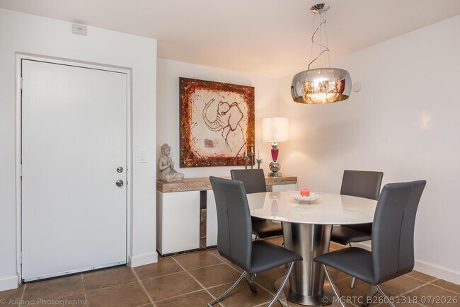 Building Photo - 2255 Lindell Blvd Unit 4306