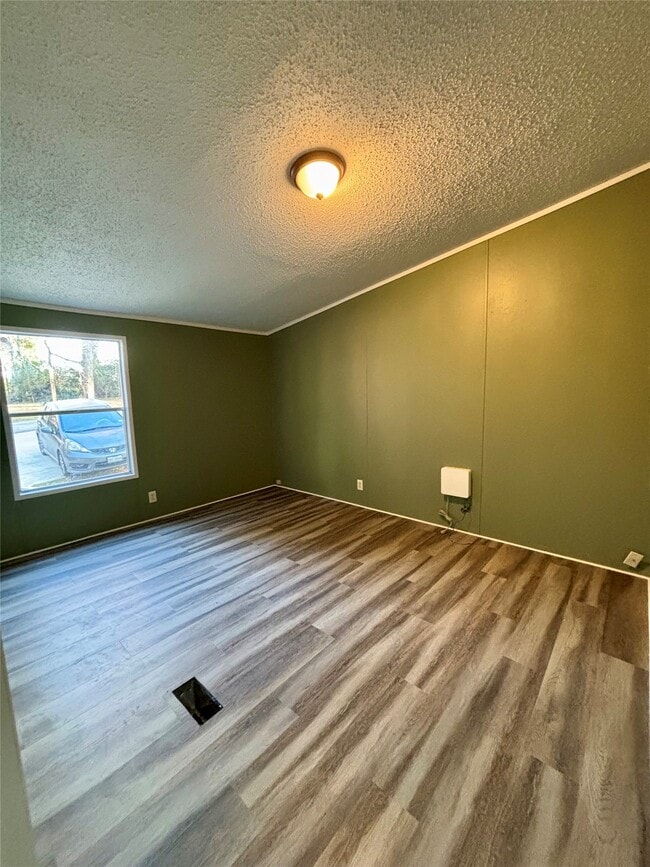 Photo - 111 Lakeside Woods Dr